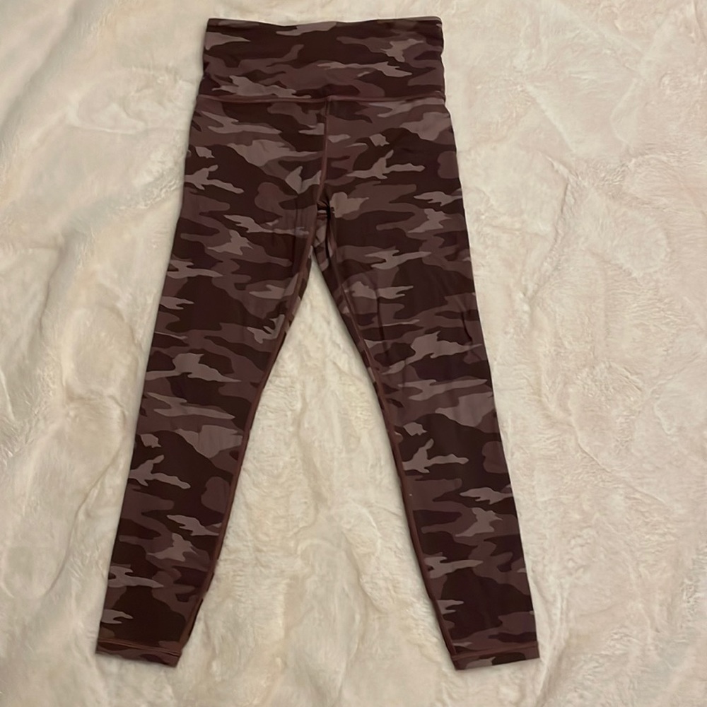 Pink camo leggings.